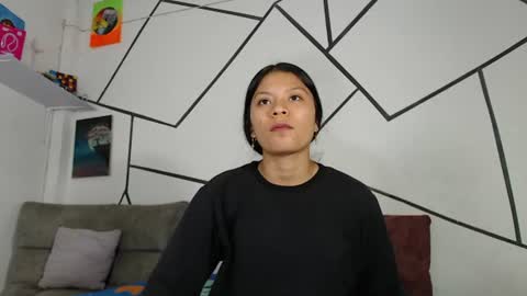 Snapshot of charlotte_vickie chatting on June 2026 11:23:02 AM Charlotte online show from June 2026 11:23:02 AM