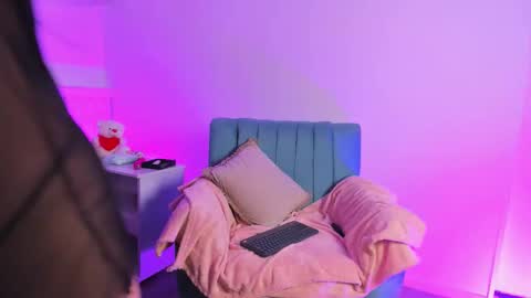 Snapshot of charlottee01_ chatting on February 2026 11:17:01 AM Charlottee01 online show from February 2026 11:17:01 AM