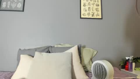 Snapshot of charlottee_love_ chatting on May 2026 11:59:02 AM charlottee_love_ online show from May 2026 11:59:02 AM