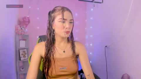 Snapshot of charlotteee_02 chatting on September 2025 03:12:01 AM charlotteee online show from September 2025 03:12:01 AM