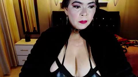 charlottefiery online show from May 2026 12:05:01 AM