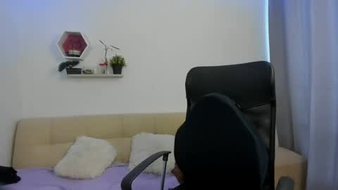 Snapshot of charlottelabouff chatting on June 2026 07:27:02 PM Charlotte online show from June 2026 07:27:02 PM