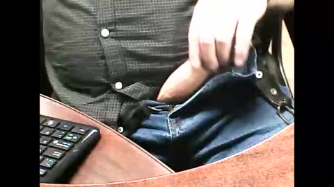 charmeur2672 online show from April 2026 09:37:01 AM