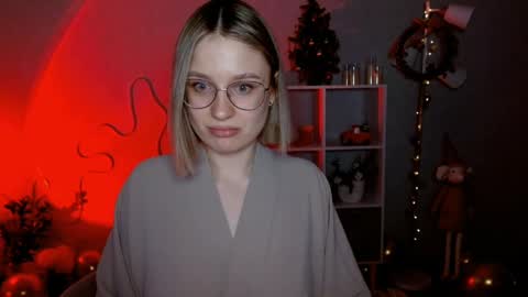 Snapshot of charming_beauty chatting on December 2024 03:07:01 AM Michelle online show from December 2024 03:07:01 AM