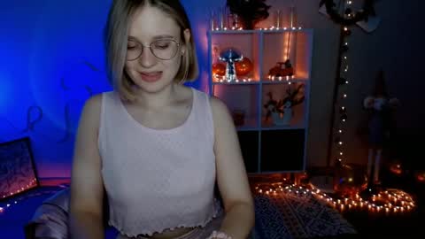 Snapshot of charming_beauty chatting on December 2024 03:58:01 AM Michelle online show from December 2024 03:58:01 AM