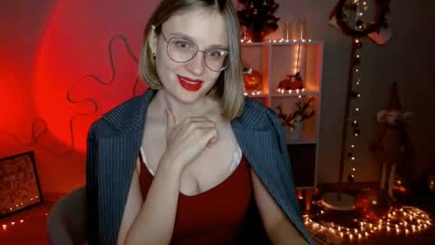 Snapshot of charming_beauty chatting on December 2024 07:03:01 AM Michelle online show from December 2024 07:03:01 AM