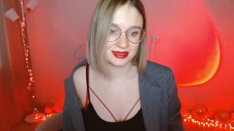 Snapshot of charming_beauty chatting on January 2025 03:15:01 AM Michelle online show from January 2025 03:15:01 AM
