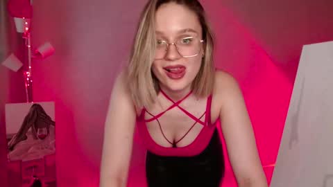 Snapshot of charming_beauty chatting on March 2025 06:03:01 AM Michelle online show from March 2025 06:03:01 AM