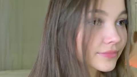 Snapshot of charming_bliss chatting on February 2026 04:32:01 PM Kaylee online show from February 2026 04:32:01 PM