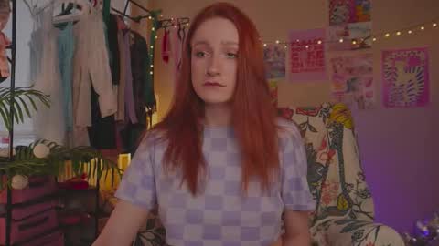 Snapshot of charming_lilly chatting on November 2025 11:02:02 AM Lissa online show from November 2025 11:02:02 AM