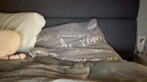 Vicky online show from November 2025 07:46:02 PM