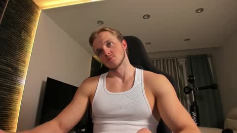 Snapshot of chasereed_ chatting on March 2026 06:14:02 PM Chase Reed online show from March 2026 06:14:02 PM