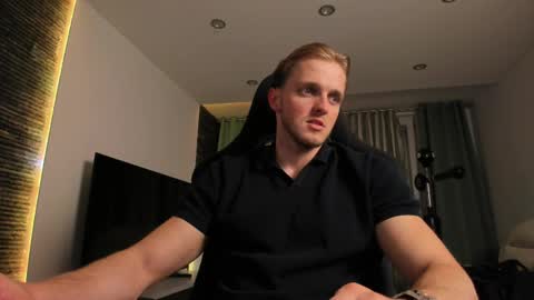 Snapshot of chasereed_ chatting on April 2026 07:03:02 PM Chase Reed online show from April 2026 07:03:02 PM