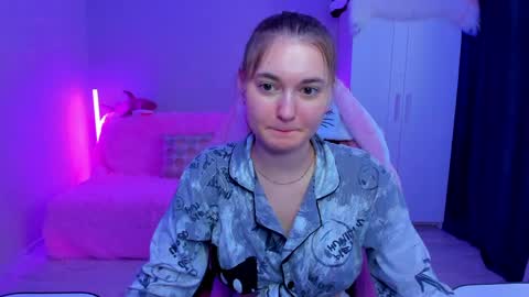 Snapshot of chatur_lady_ chatting on May 2026 05:13:02 AM Betty online show from May 2026 05:13:02 AM