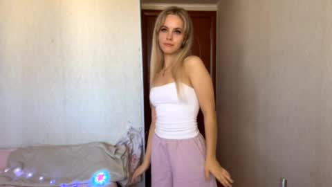Snapshot of chayashortle chatting on September 2025 10:37:01 AM Milissa online show from September 2025 10:37:01 AM