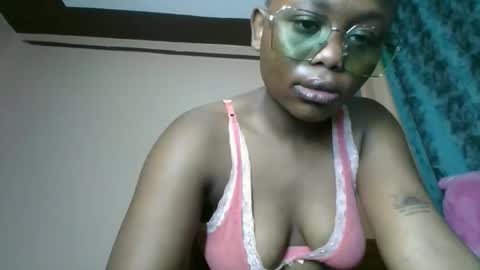 Snapshot of cheeky_charms chatting on May 2026 01:58:02 AM cheeky_charms online show from May 2026 01:58:02 AM