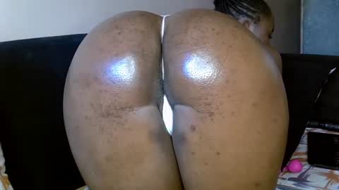 Snapshot of cheeky_charms chatting on June 2026 06:45:01 AM cheeky_charms online show from June 2026 06:45:01 AM