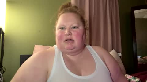 Snapshot of cheekysiren614 chatting on February 2025 02:27:01 AM Cheeky Siren online show from February 2025 02:27:01 AM
