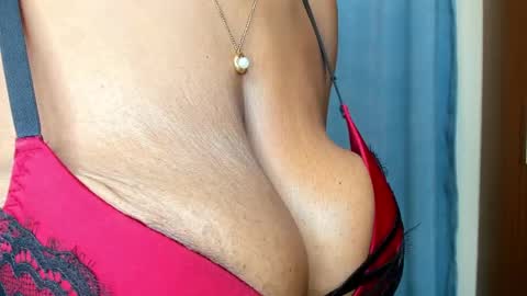 Snapshot of cherry_falls chatting on April 2026 10:56:02 PM cherry_falls online show from April 2026 10:56:02 PM