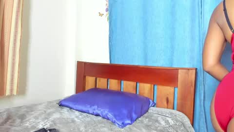 Snapshot of cherry_falls chatting on April 2026 02:27:02 AM cherry_falls online show from April 2026 02:27:02 AM