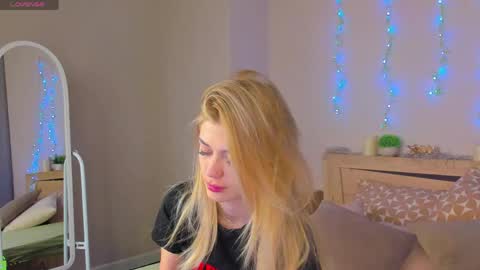 Snapshot of cherry_pr1ce chatting on May 2026 11:12:02 PM cherry_pr1ce online show from May 2026 11:12:02 PM