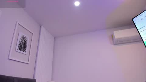 Snapshot of cherry_skinny_ chatting on May 2026 03:44:01 AM ANNY online show from May 2026 03:44:01 AM