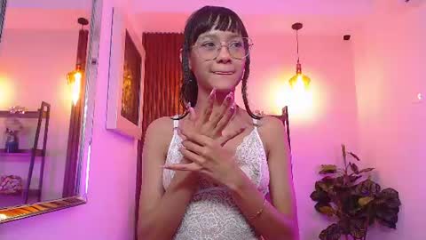 Snapshot of cherry_vixen_ chatting on June 2026 12:22:01 PM Sery online show from June 2026 12:22:01 PM