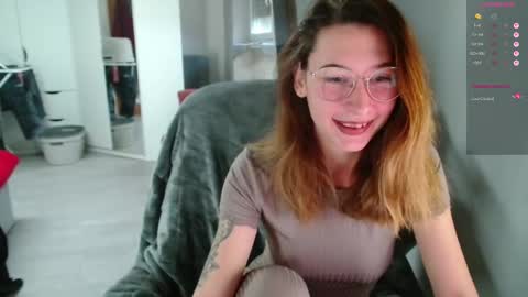 Snapshot of cherryangle chatting on March 2026 07:25:02 AM Leonie online show from March 2026 07:25:02 AM