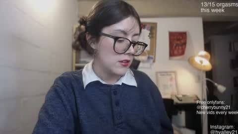 Sarah Prez online show from July 2026 05:43:02 AM
