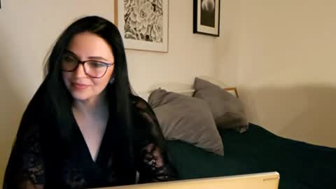 Snapshot of cherryluxe_ chatting on May 2026 07:20:02 PM Kira online show from May 2026 07:20:02 PM