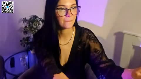 Snapshot of cherryluxe_ chatting on May 2026 09:11:02 PM Kira online show from May 2026 09:11:02 PM
