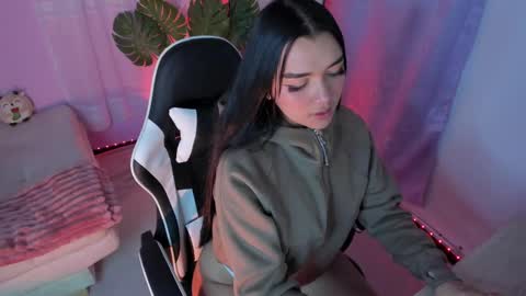 Snapshot of cherrymel_ chatting on November 2025 01:22:02 PM Mely online show from November 2025 01:22:02 PM