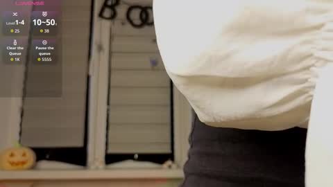 Lysia online show from October 2025 12:34:02 PM