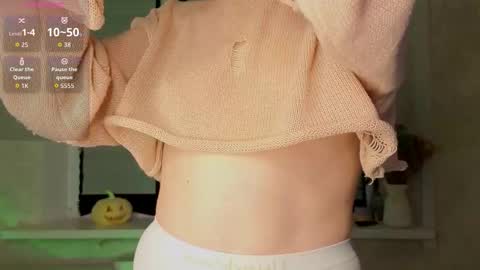 Lysia online show from October 2025 12:09:01 PM