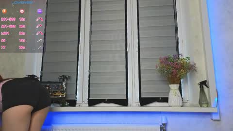 Lysia online show from April 2026 01:31:01 PM