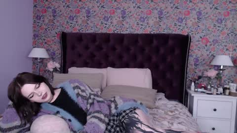 amelia online show from January 2025 12:48:01 AM