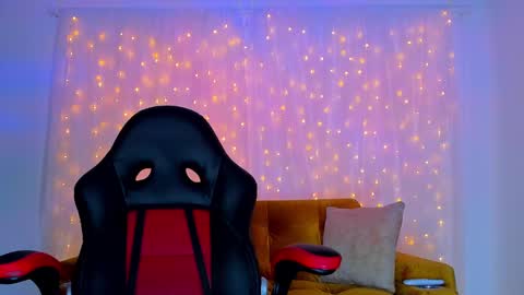 Cheryl online show from December 2024 10:39:02 PM