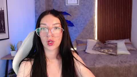 Snapshot of chiaraa_fiore chatting on March 2025 01:05:01 AM Chiara online show from March 2025 01:05:01 AM