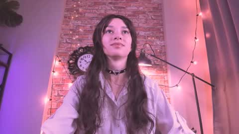 Vivian online show from November 2025 12:16:01 PM