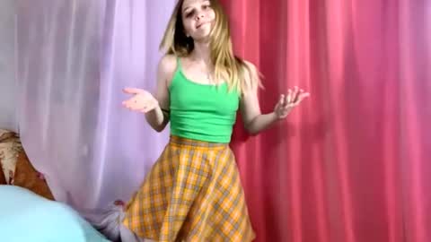 Snapshot of chill_velvet chatting on September 2025 02:28:02 PM Sasha online show from September 2025 02:28:02 PM