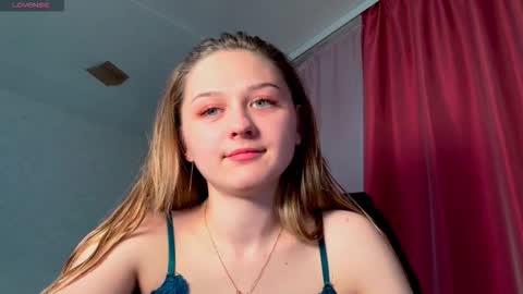 Snapshot of chill_velvet chatting on September 2025 01:38:01 PM Sasha online show from September 2025 01:38:01 PM