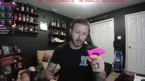 Chillinthemosttt online show from November 2025 03:19:01 AM