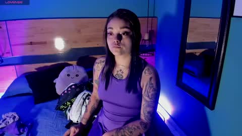 Chloeallennn  online show from April 2026 12:11:02 PM