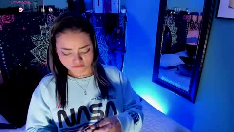 Chloeallennn  online show from April 2026 05:30:01 PM