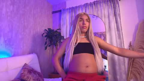 Snapshot of chloe_bronze chatting on June 2026 07:13:01 PM Chloe online show from June 2026 07:13:01 PM