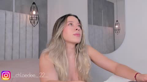 Snapshot of chloe_dee_ chatting on January 2025 01:39:01 PM Chloe online show from January 2025 01:39:01 PM