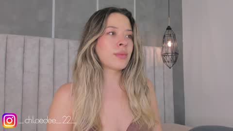 Snapshot of chloe_dee_ chatting on January 2025 06:18:01 PM Chloe online show from January 2025 06:18:01 PM