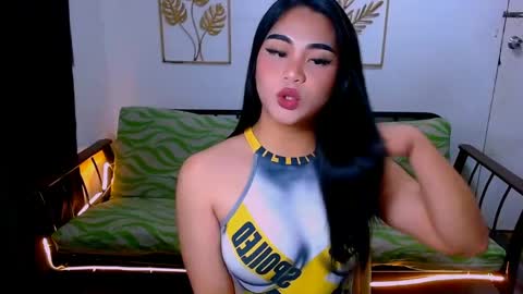 Snapshot of chloe_elsher chatting on May 2026 12:00:01 PM Ts Chloeeeeee online show from May 2026 12:00:01 PM