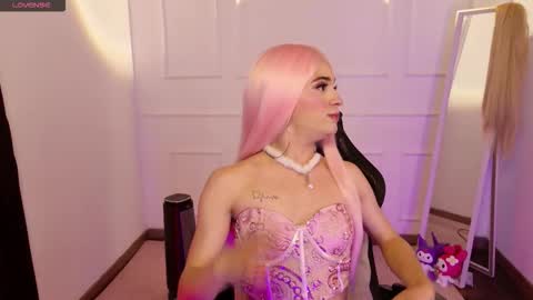 Chloe online show from November 2025 11:42:02 AM