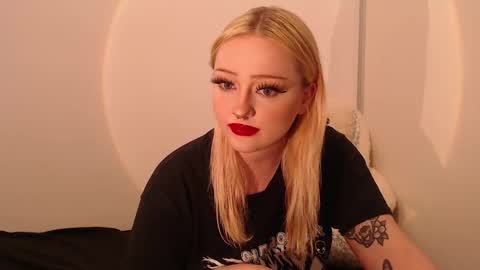 Snapshot of chloe_levine chatting on September 2025 11:16:02 PM Chloe Levine online show from September 2025 11:16:02 PM